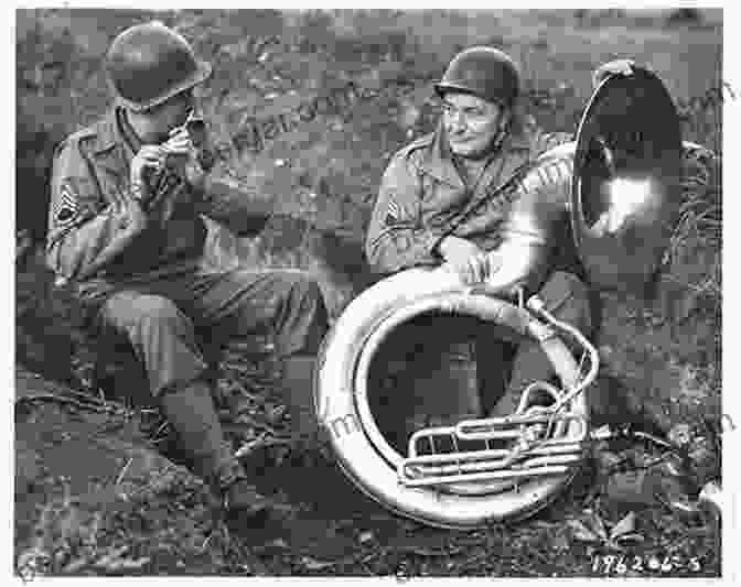 A Group Of Soldiers Playing Musical Instruments On A Battlefield With Trumpet Drum And Fife: A Short Treatise Covering The Rise And Fall Of Military Musical Instruments On The Battlefield (Helion Studies In Military History 22)